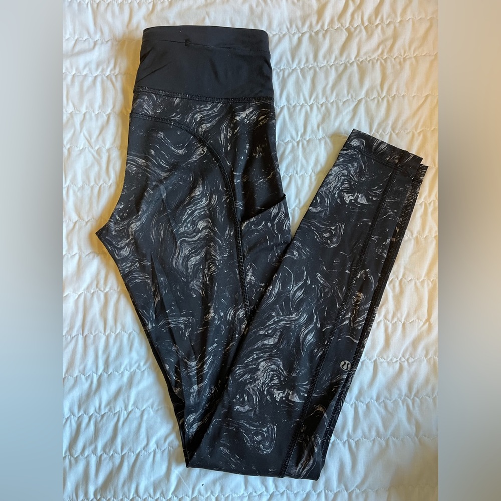 LULULEMON size 4 leggings